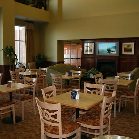 Hampton Inn & Suites 盖恩斯维尔 餐厅 照片