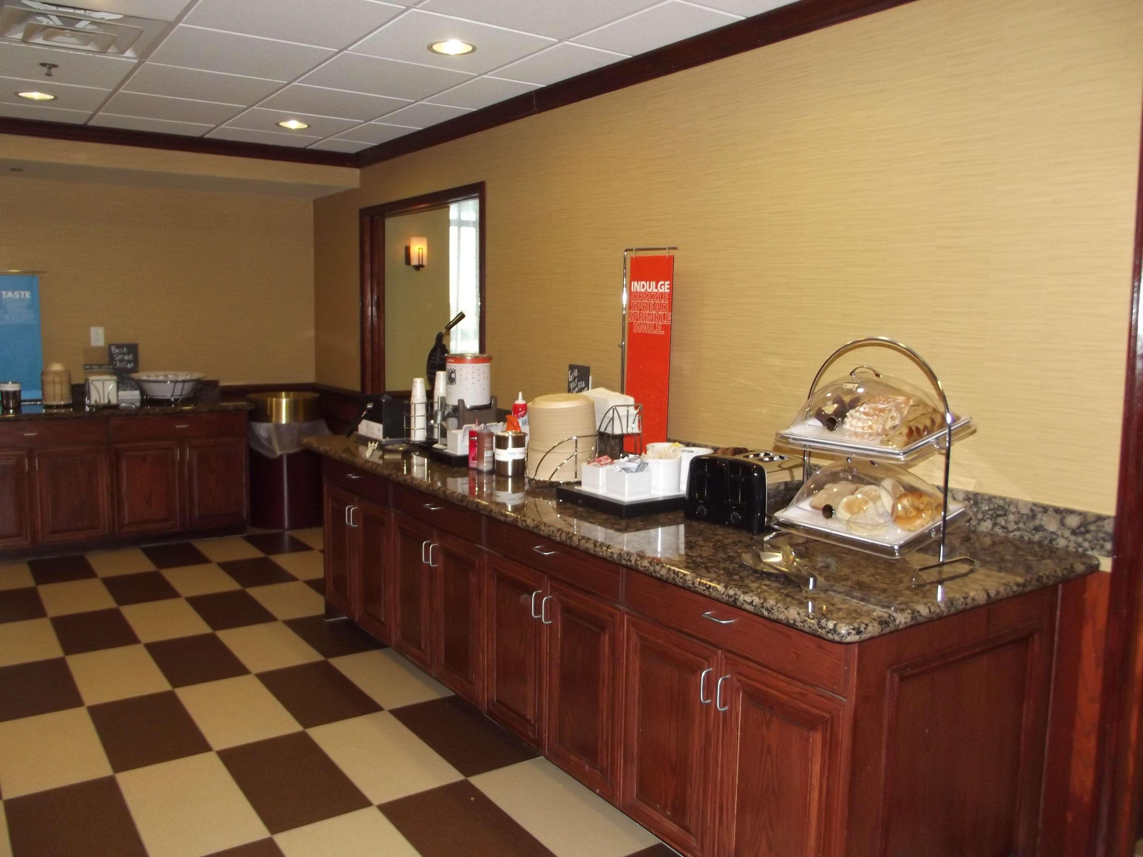 Hampton Inn & Suites 盖恩斯维尔 外观 照片