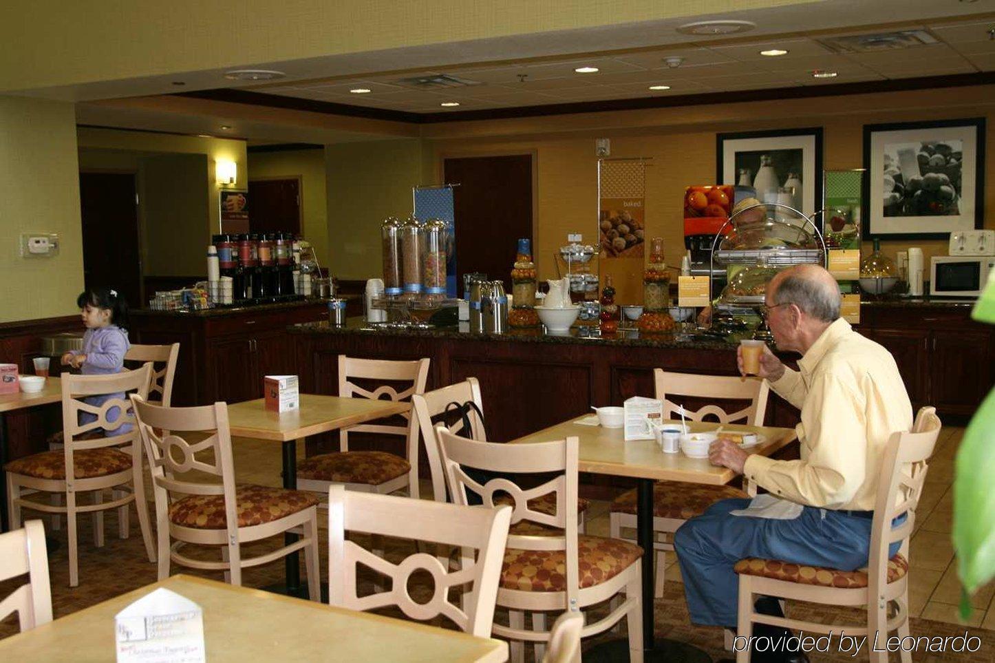 Hampton Inn & Suites 盖恩斯维尔 餐厅 照片